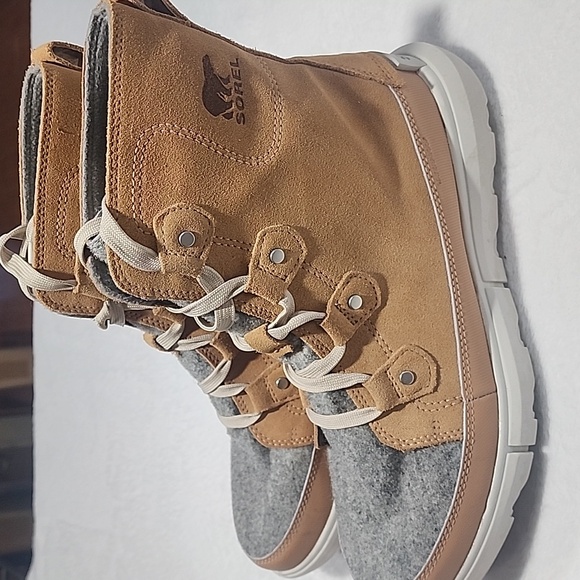 Sorel winter boots - size 10.5 - Picture 2 of 6